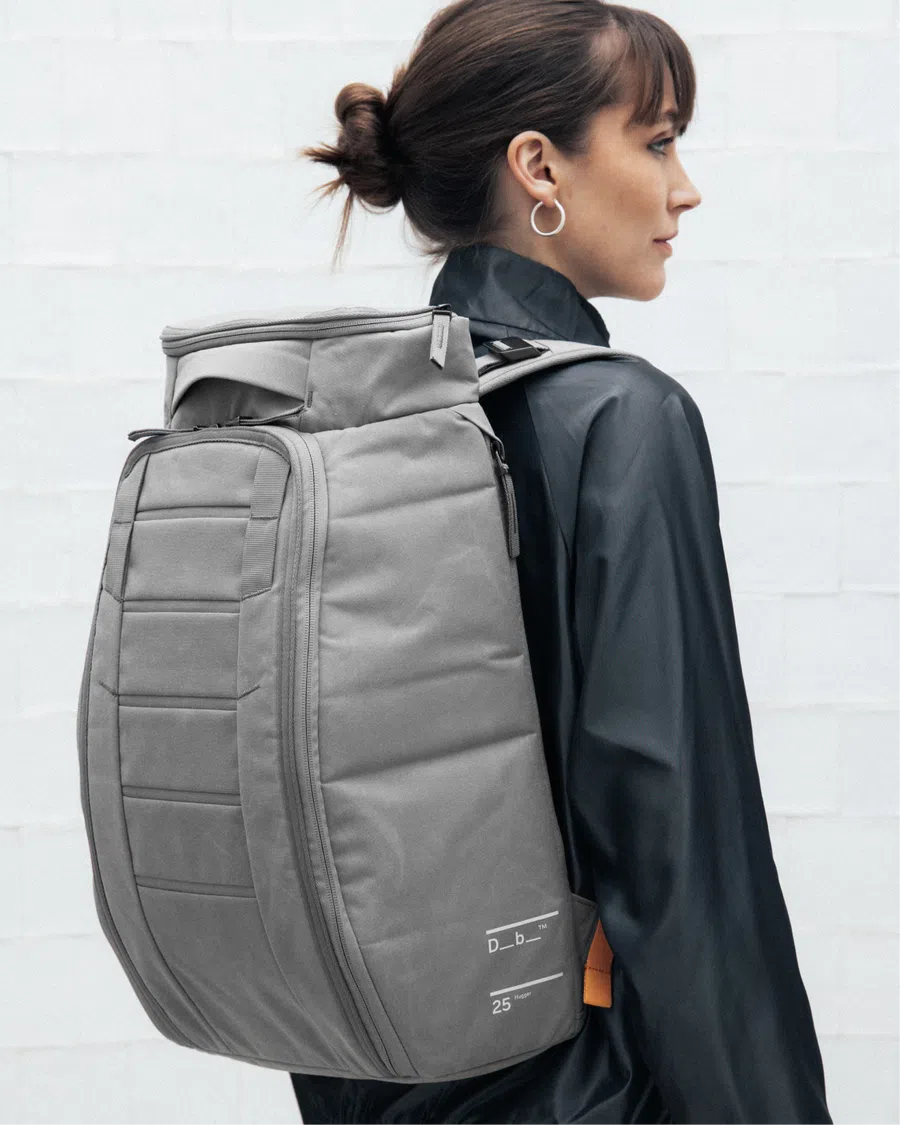 DB Journey Hugger Backpack 25L - Sand Grey