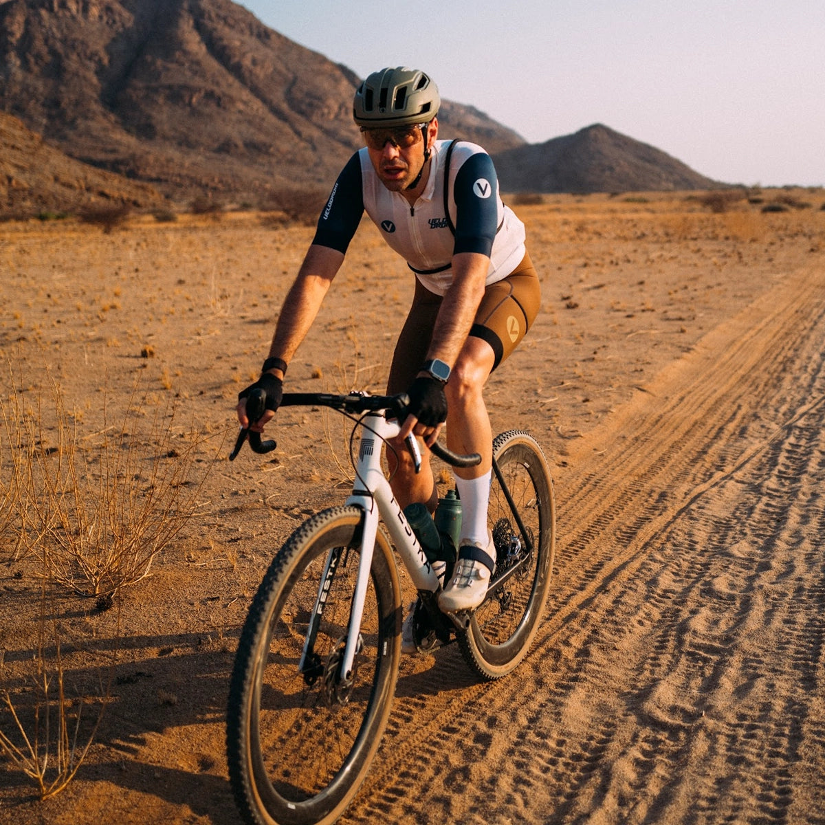 VELODROM RaceDay Jersey SS24 - Off White/Navy-Jerseys-