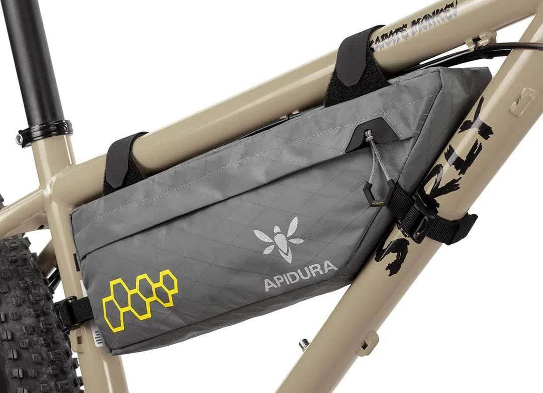 APIDURA Backcountry Compact Frame Pack 3L Default Velodrom Barcelona 