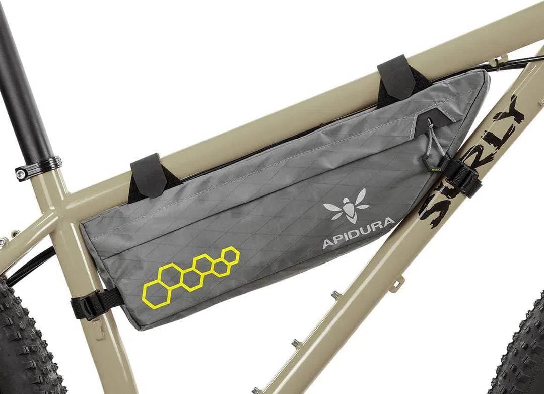 APIDURA Backcountry Compact Frame Pack 3L Default Velodrom Barcelona 