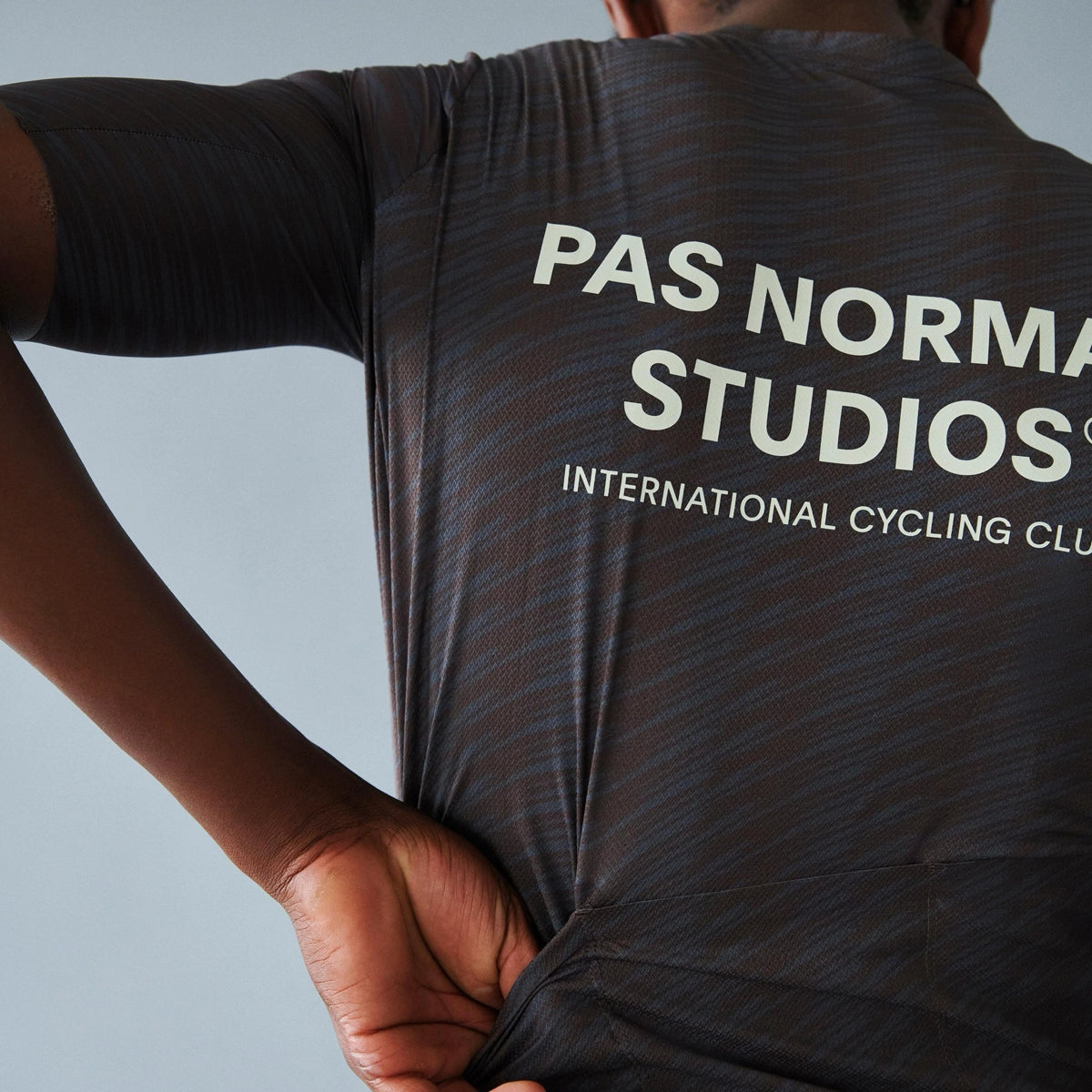 PAS NORMAL STUDIOS Solitude Jersey SS24 - Dark Navy/Light Brown