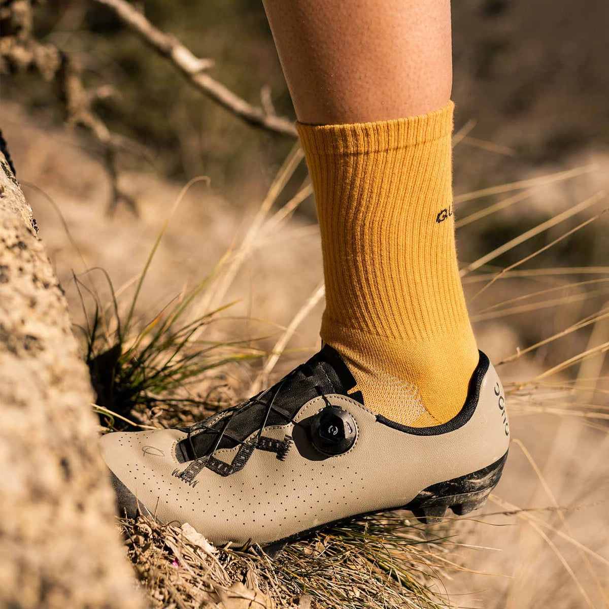 QUOC ALL ROAD SOCKS - AMBER